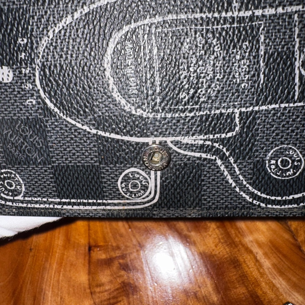 LIMITED EDITION Louis Vuitton Damier Graphite Trunks Agenda has been repurposed - Picture 14 of 17